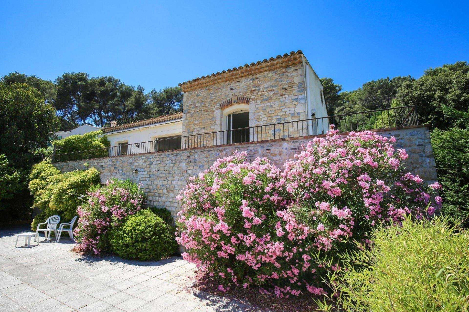 rumah dalam Vallauris, Provence-Alpes-Côte d'Azur 10044636
