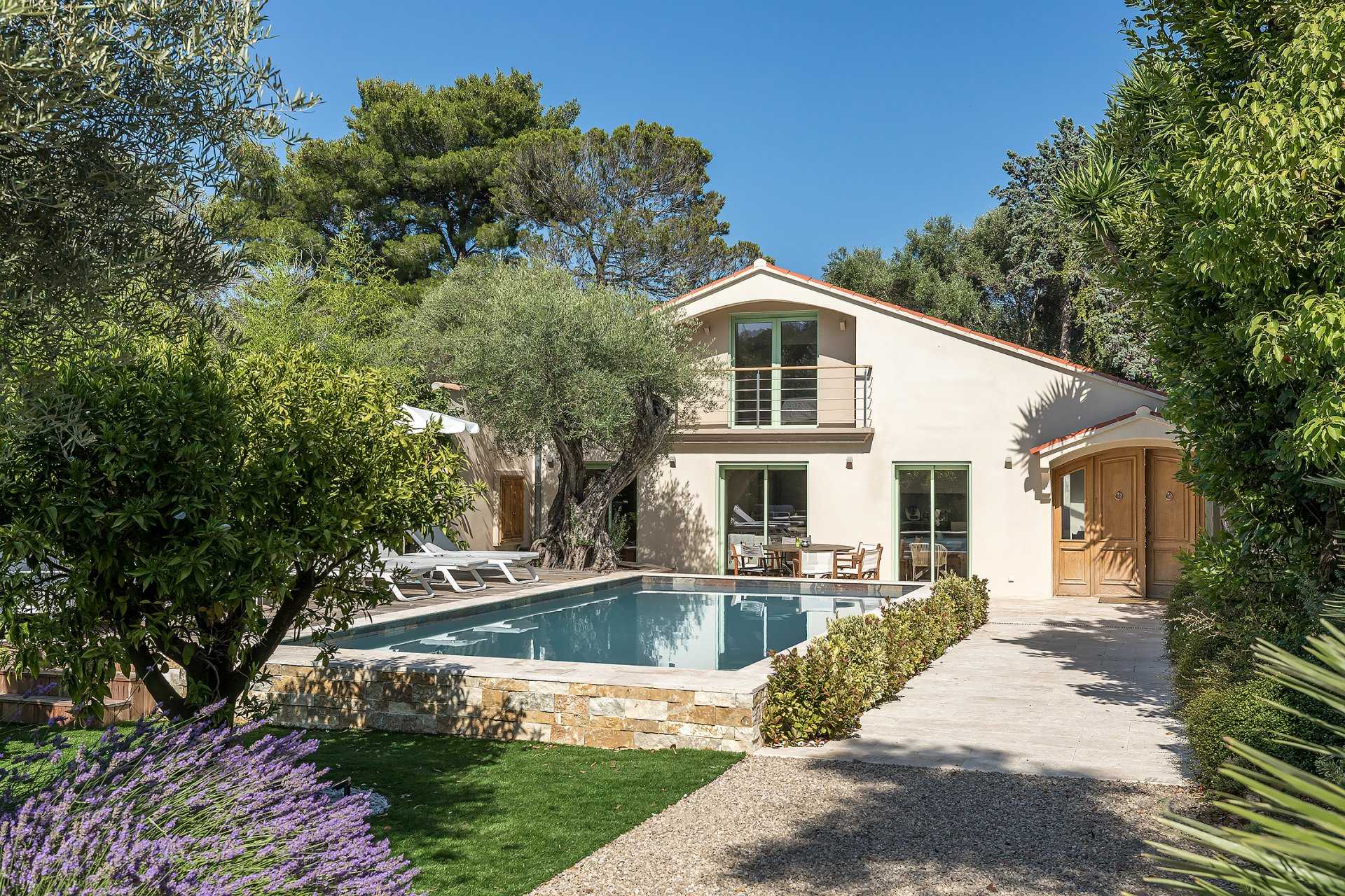 Hus i Antibes, Provence-Alpes-Cote d'Azur 10044708
