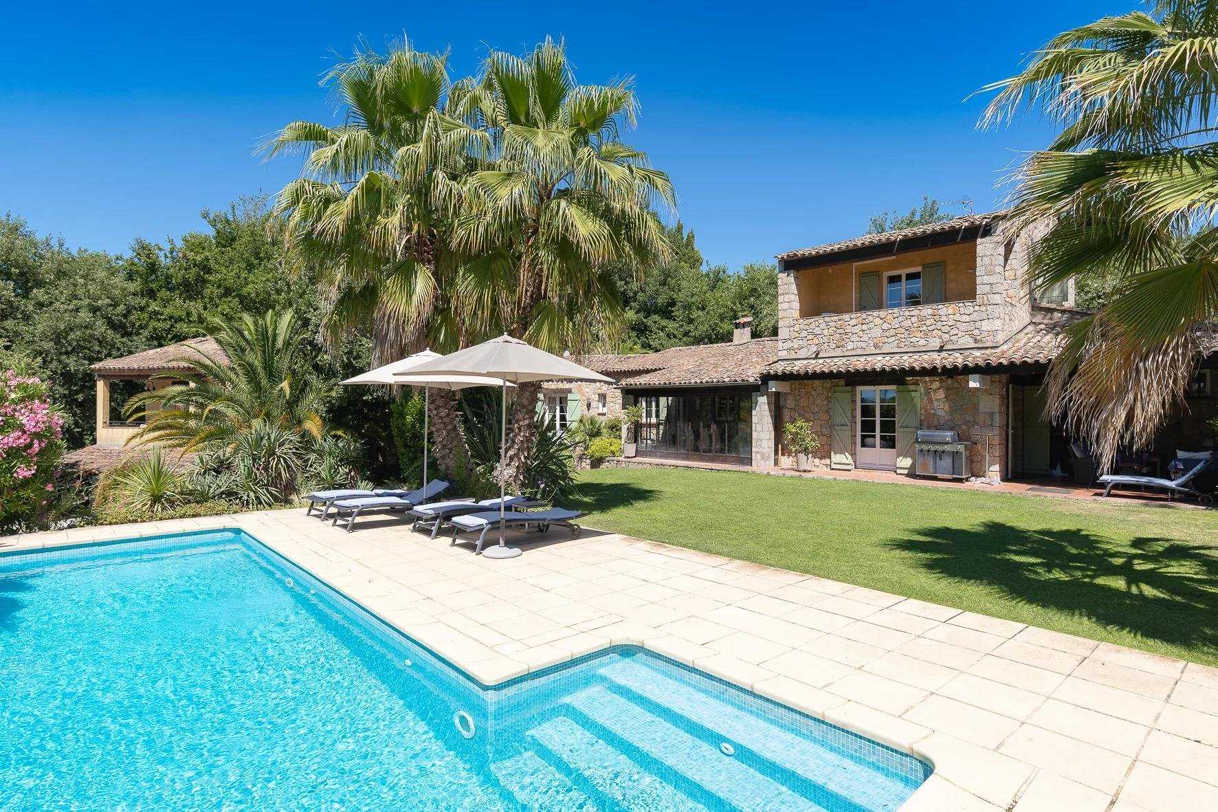 Hus i La Motte, Provence-Alpes-Cote d'Azur 10044729