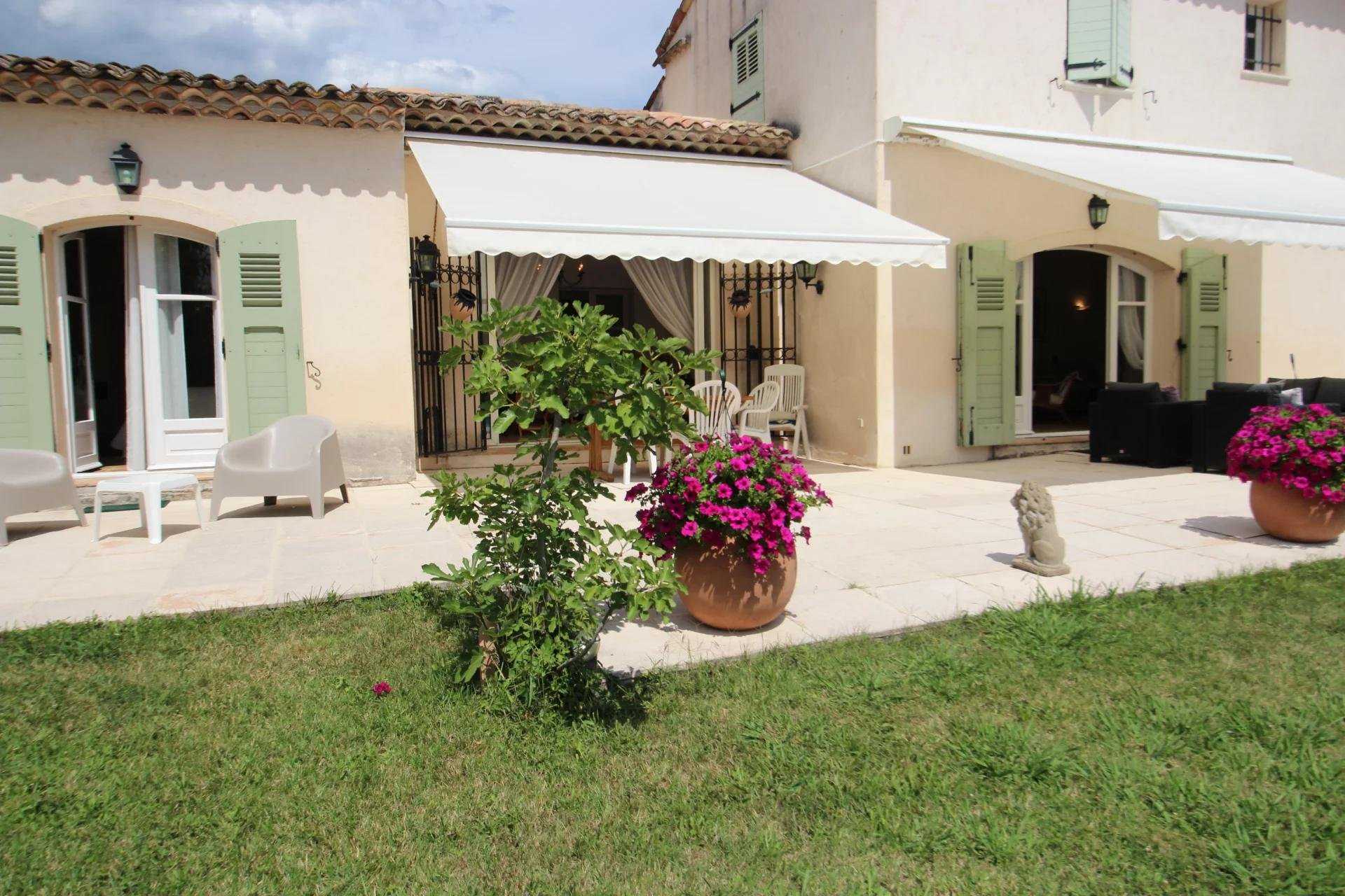 House in Opio, Provence-Alpes-Cote d'Azur 10044740