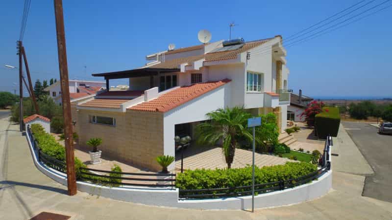 بيت في Dherynia, Famagusta 10044757