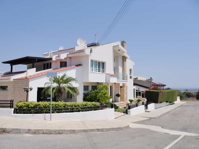 بيت في Dherynia, Famagusta 10044757