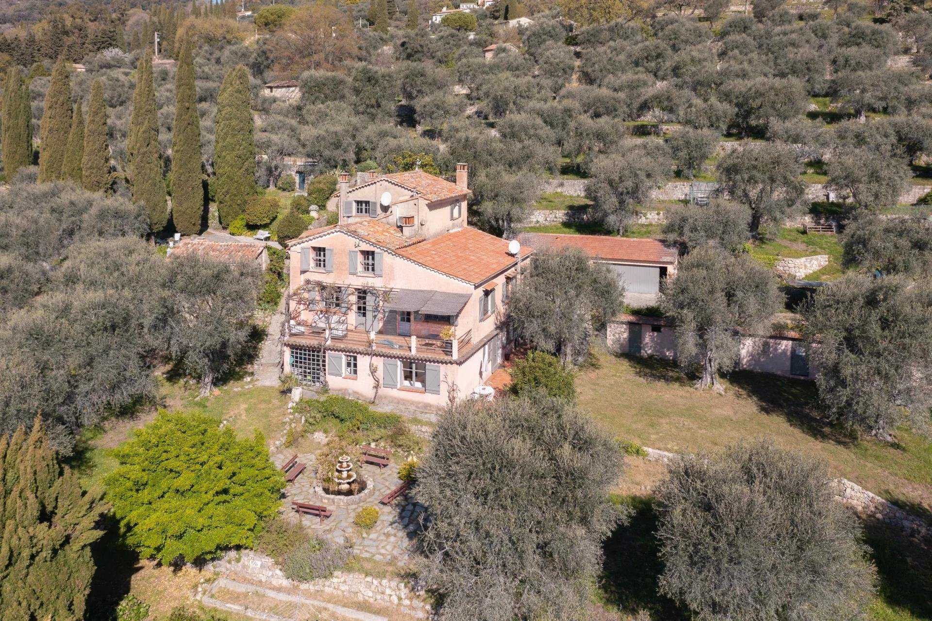 rumah dalam rumput, Provence-Alpes-Côte d'Azur 10044772