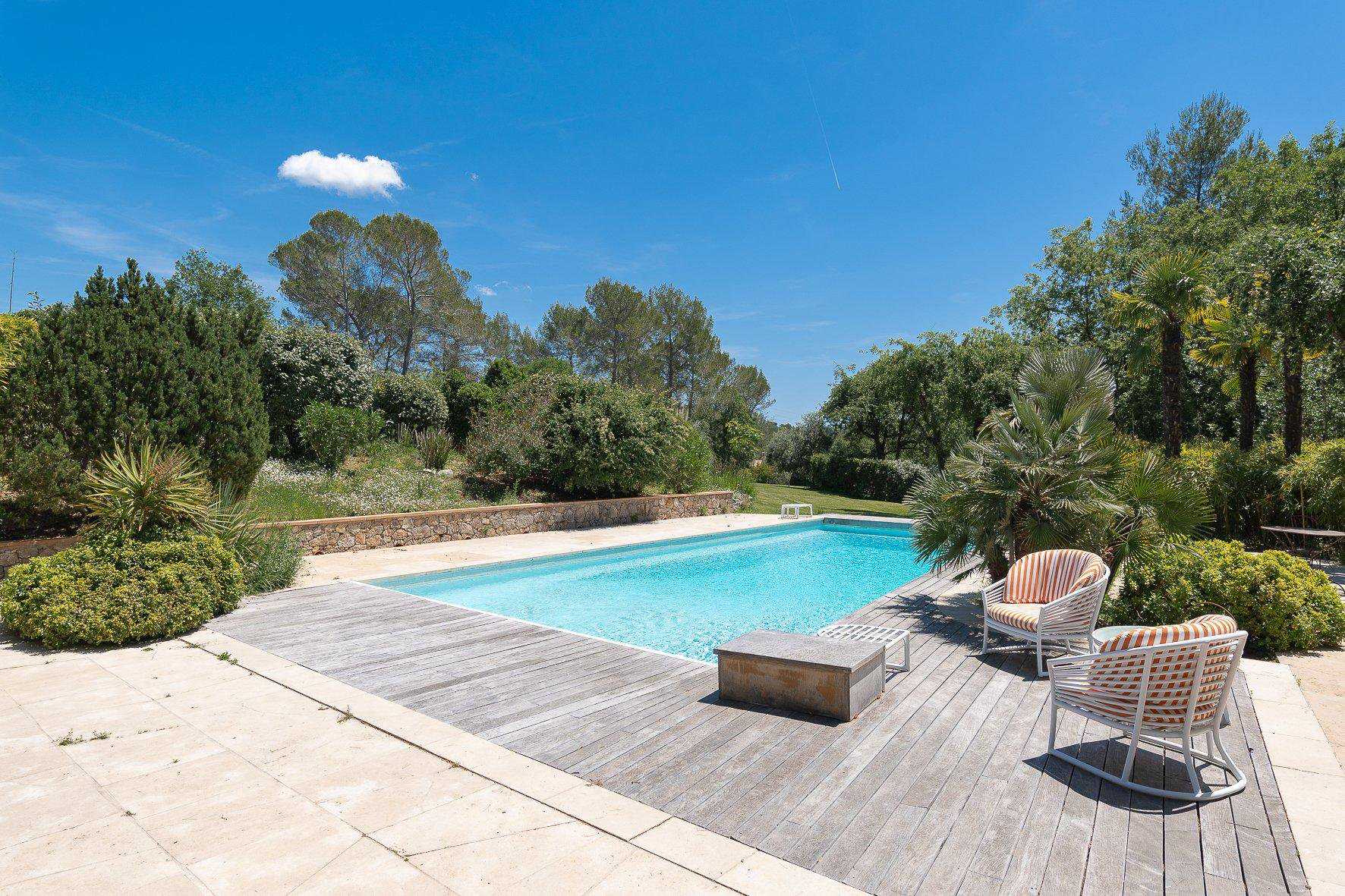 Rumah di Tourrettes, Provence-Alpes-Cote d'Azur 10044793