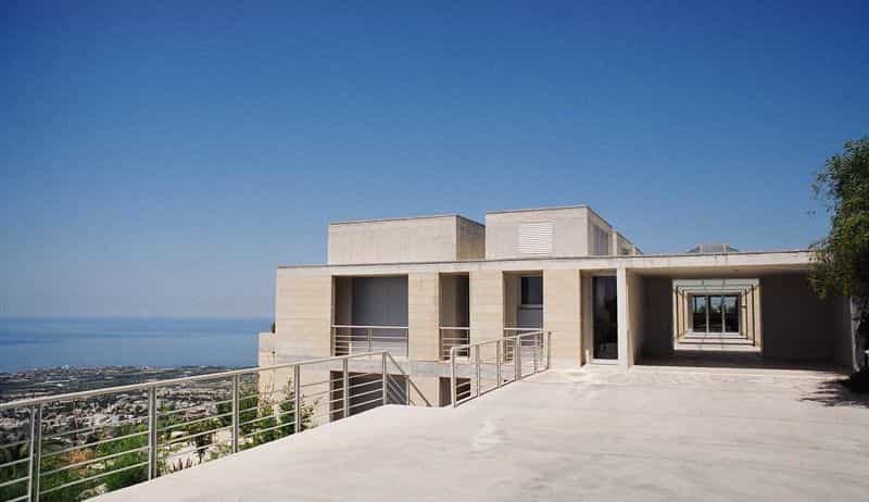 Hus i Tala, Pafos 10044847
