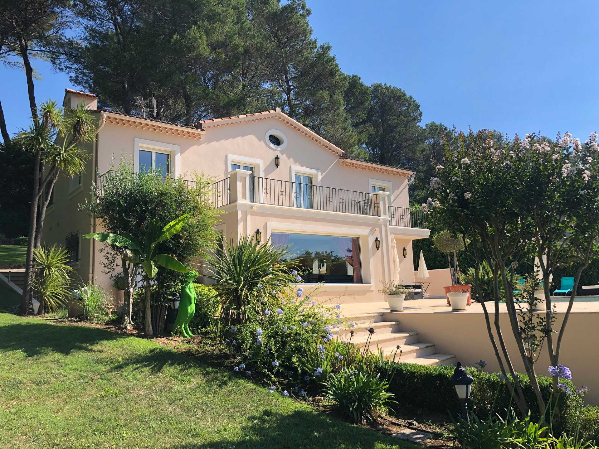 Hus i Mougins, Provence-Alpes-Cote d'Azur 10044868