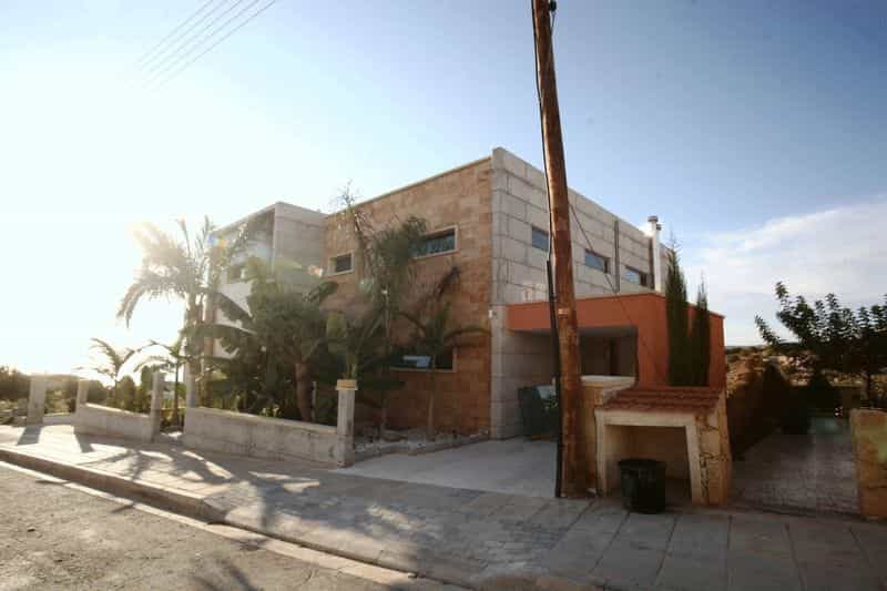 rumah dalam Tala, Paphos 10044875