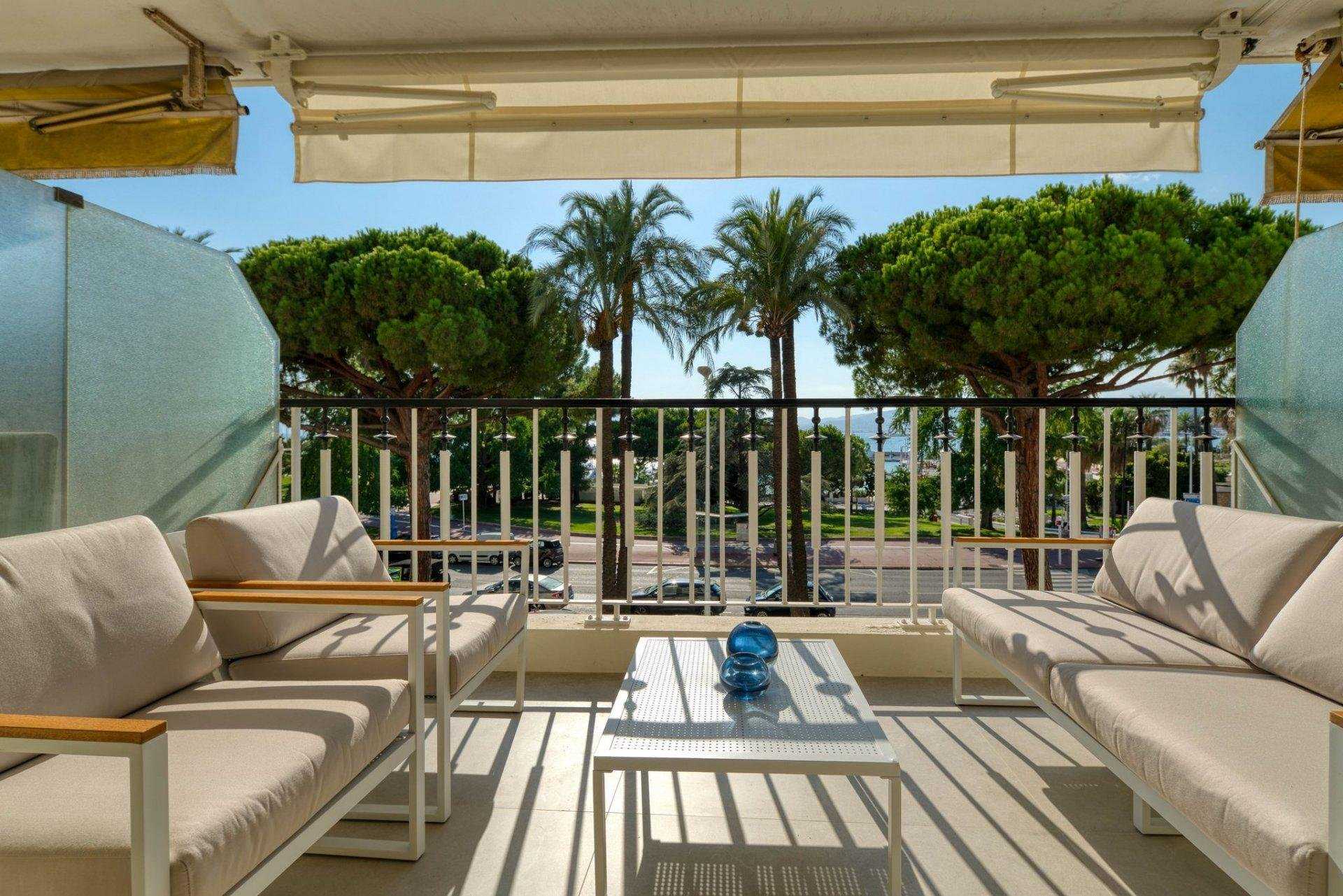 Osakehuoneisto sisään Cannes, Provence-Alpes-Cote d'Azur 10044890