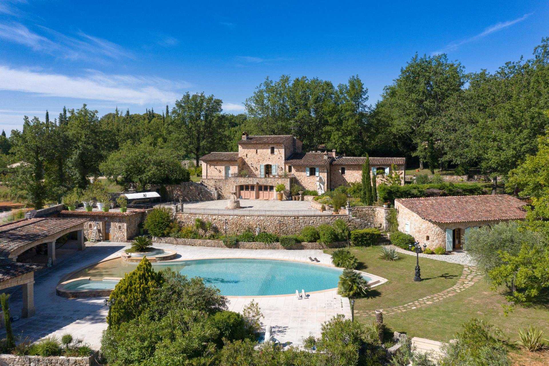 loger dans Montauroux, Provence-Alpes-Côte d'Azur 10044906