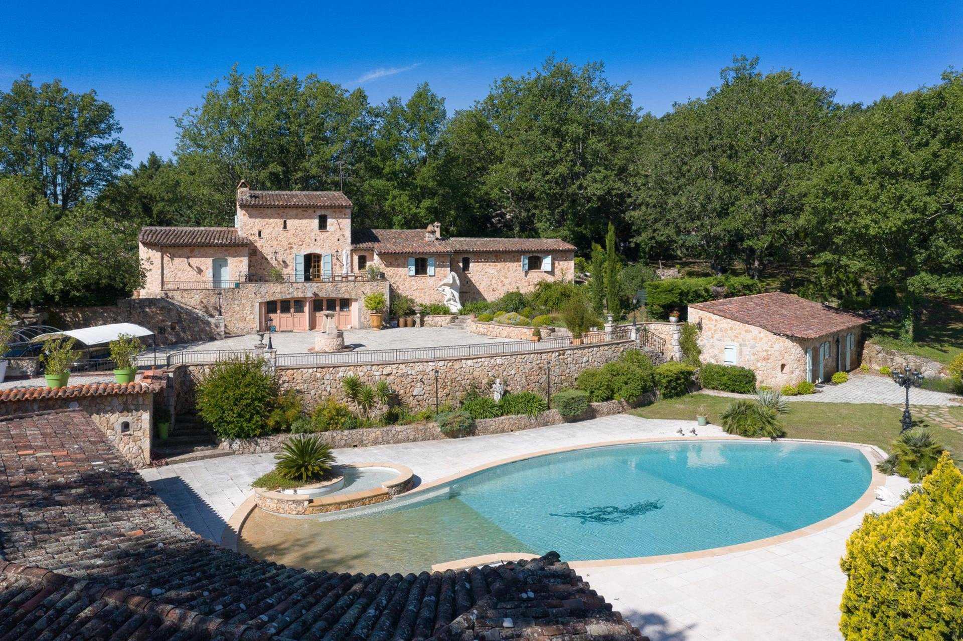 rumah dalam Montauroux, Provence-Alpes-Côte d'Azur 10044906