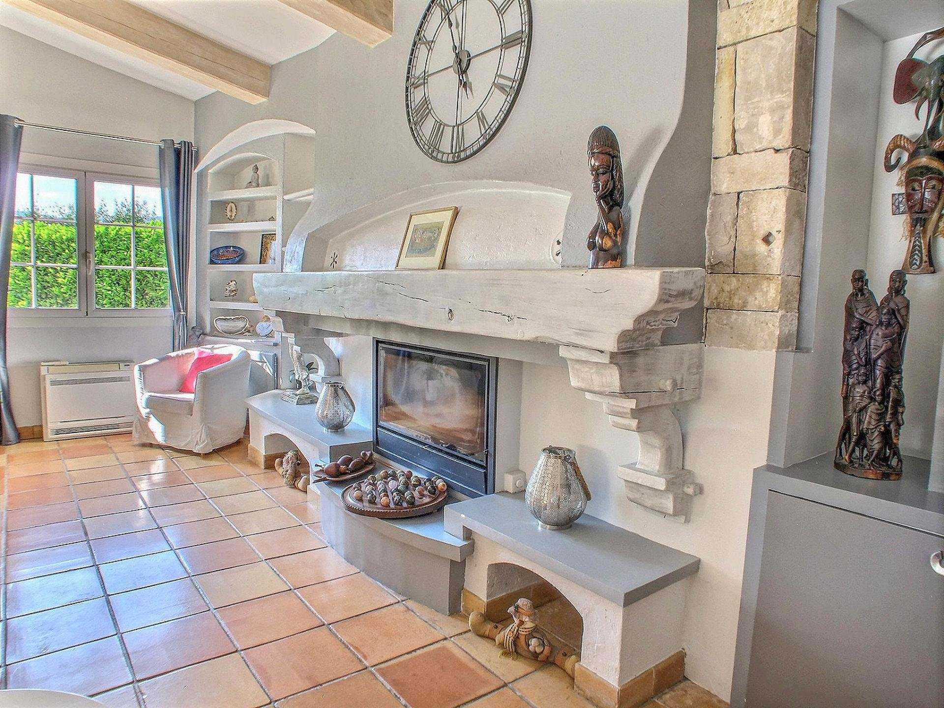 casa en La Gaude, Provence-Alpes-Cote d'Azur 10044955