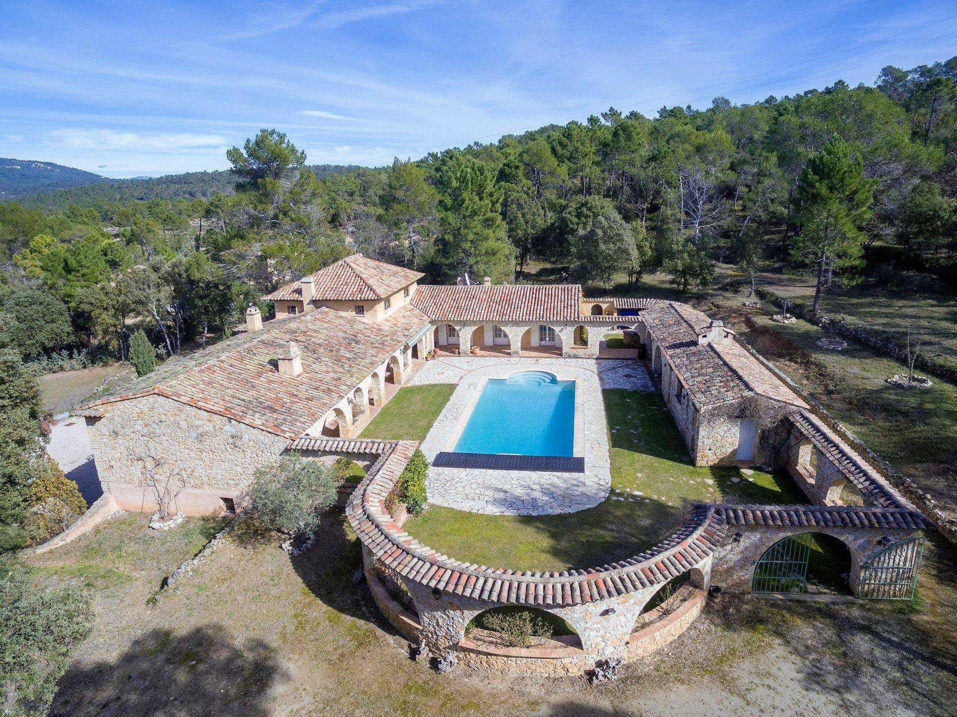 Rumah di Korens, Provence-Alpes-Cote d'Azur 10045073