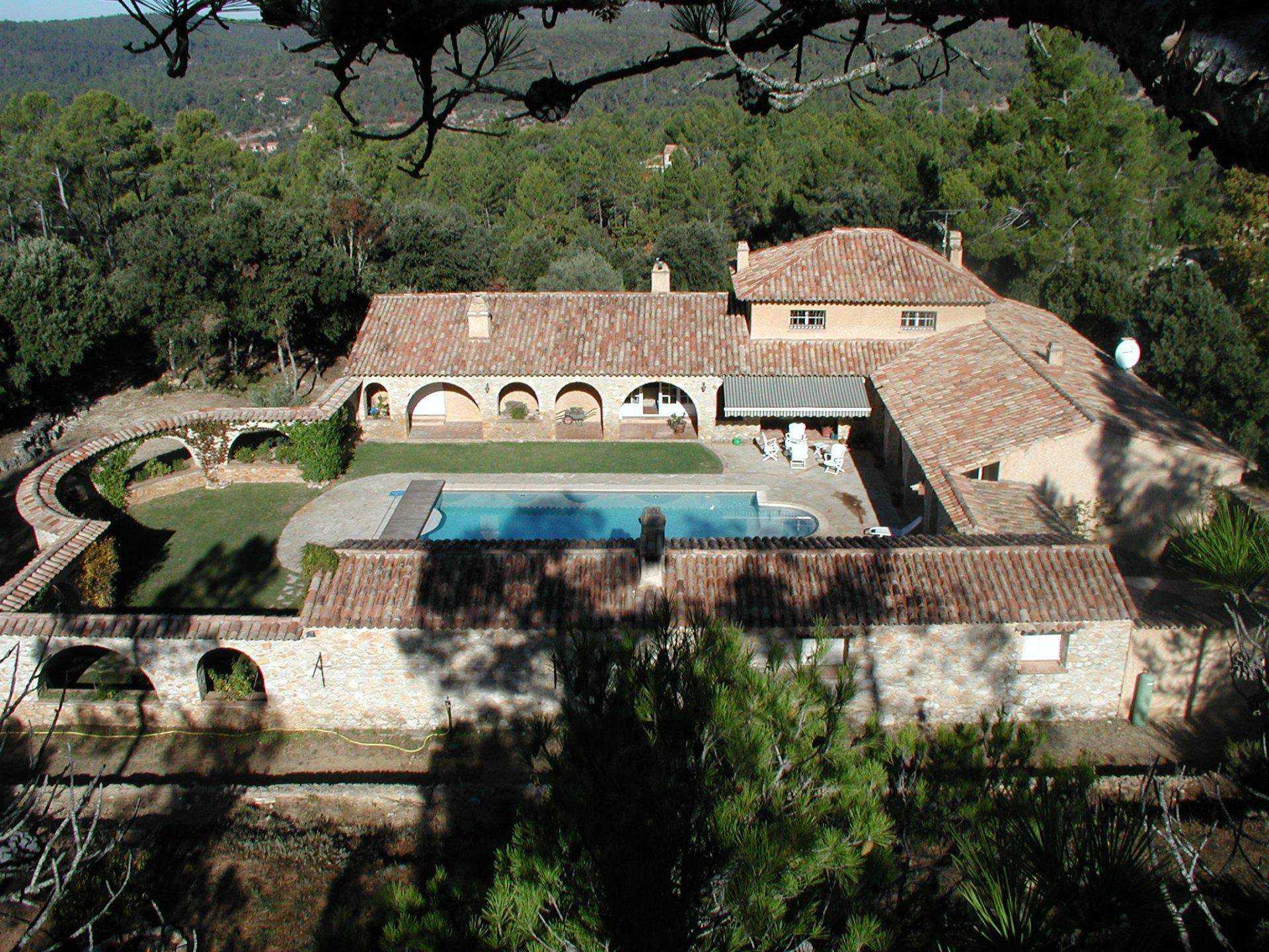 Hus i Correns, Provence-Alpes-Cote d'Azur 10045073