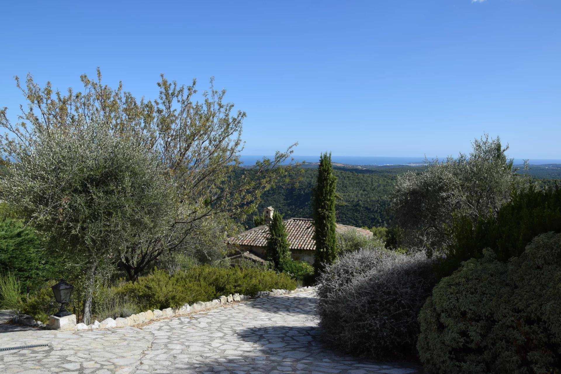 rumah dalam Tourrettes-sur-Loup, Provence-Alpes-Côte d'Azur 10045075