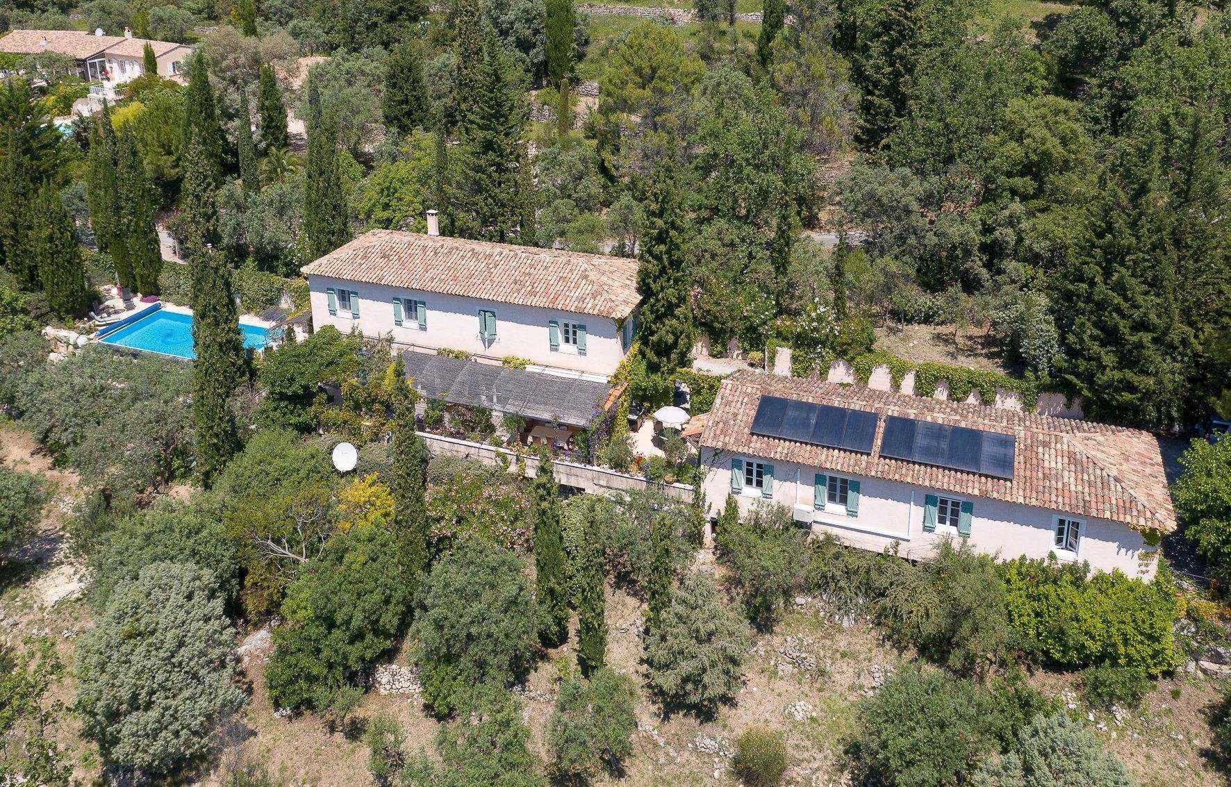 Rumah di Seillan, Provence-Alpes-Cote d'Azur 10045095