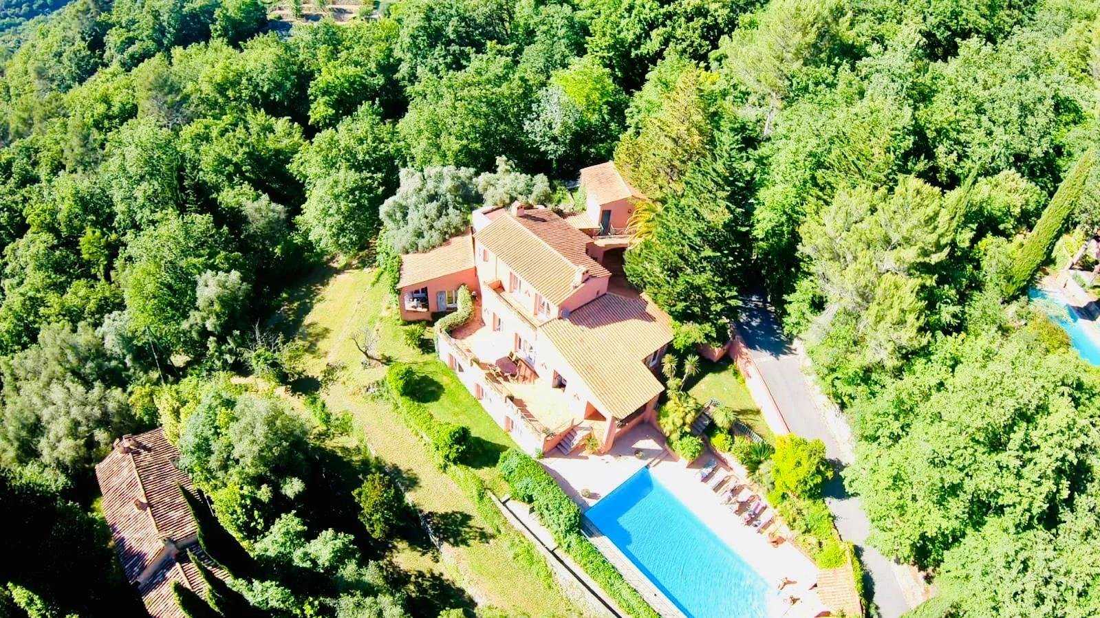 Rumah di Tourrettes-sur-Loup, Provence-Alpes-Cote d'Azur 10045150
