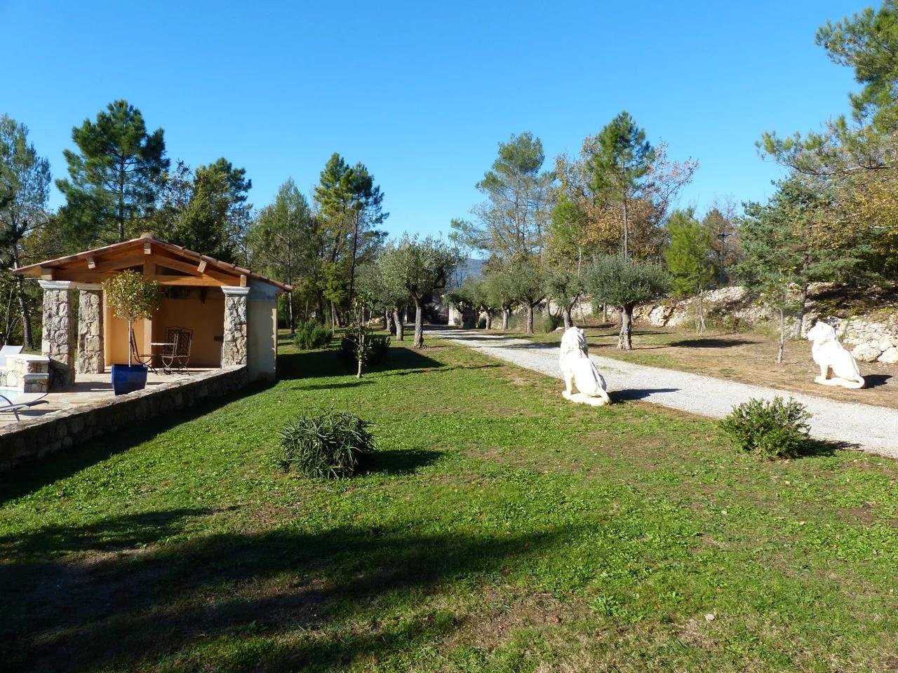 Hus i Callian, Provence-Alpes-Cote d'Azur 10045156