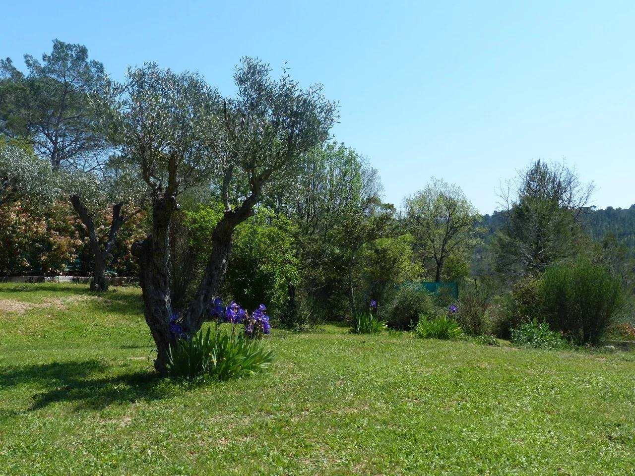 Hus i Callian, Provence-Alpes-Cote d'Azur 10045156