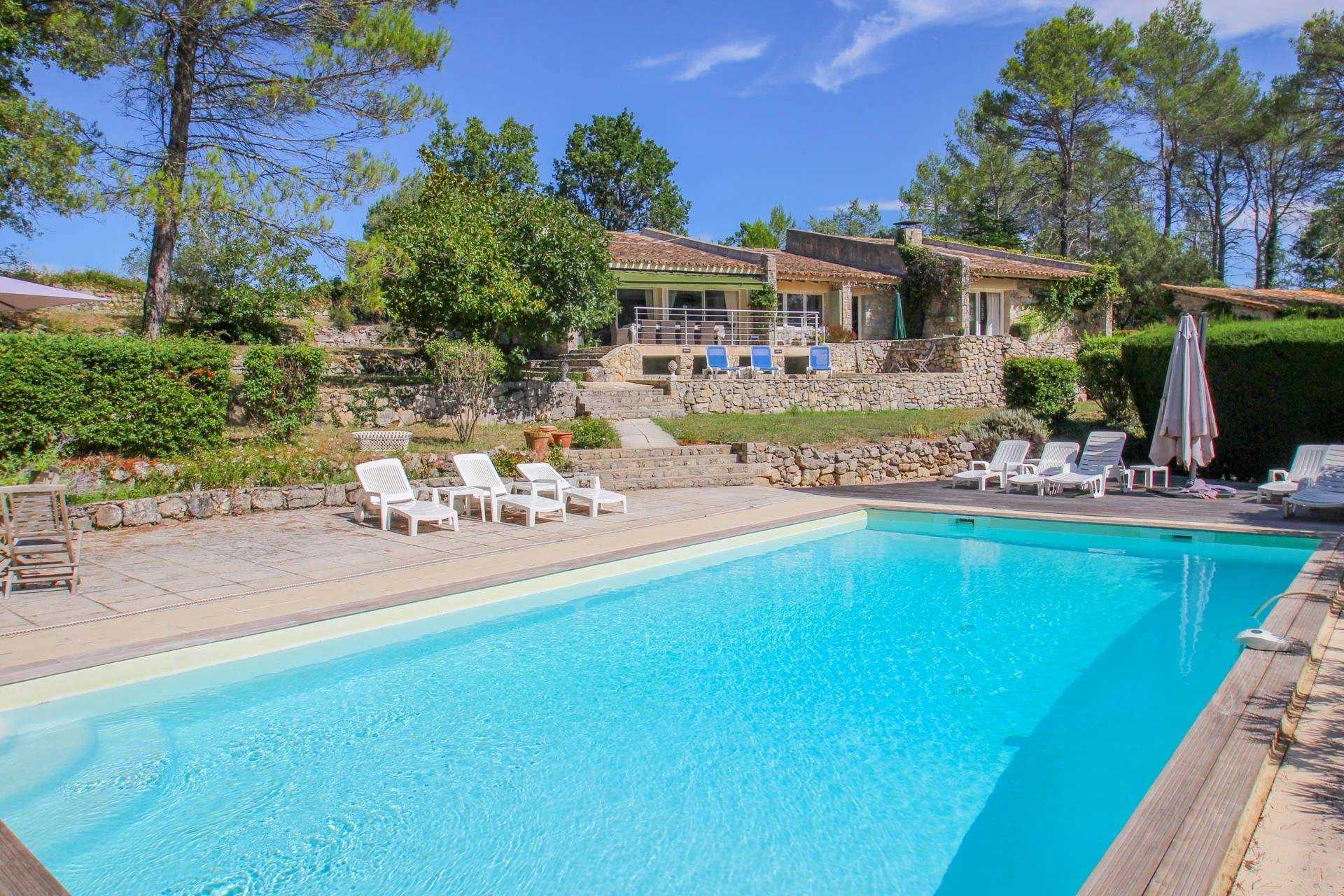 Hus i Saint-Paul-en-Foret, Provence-Alpes-Cote d'Azur 10045166
