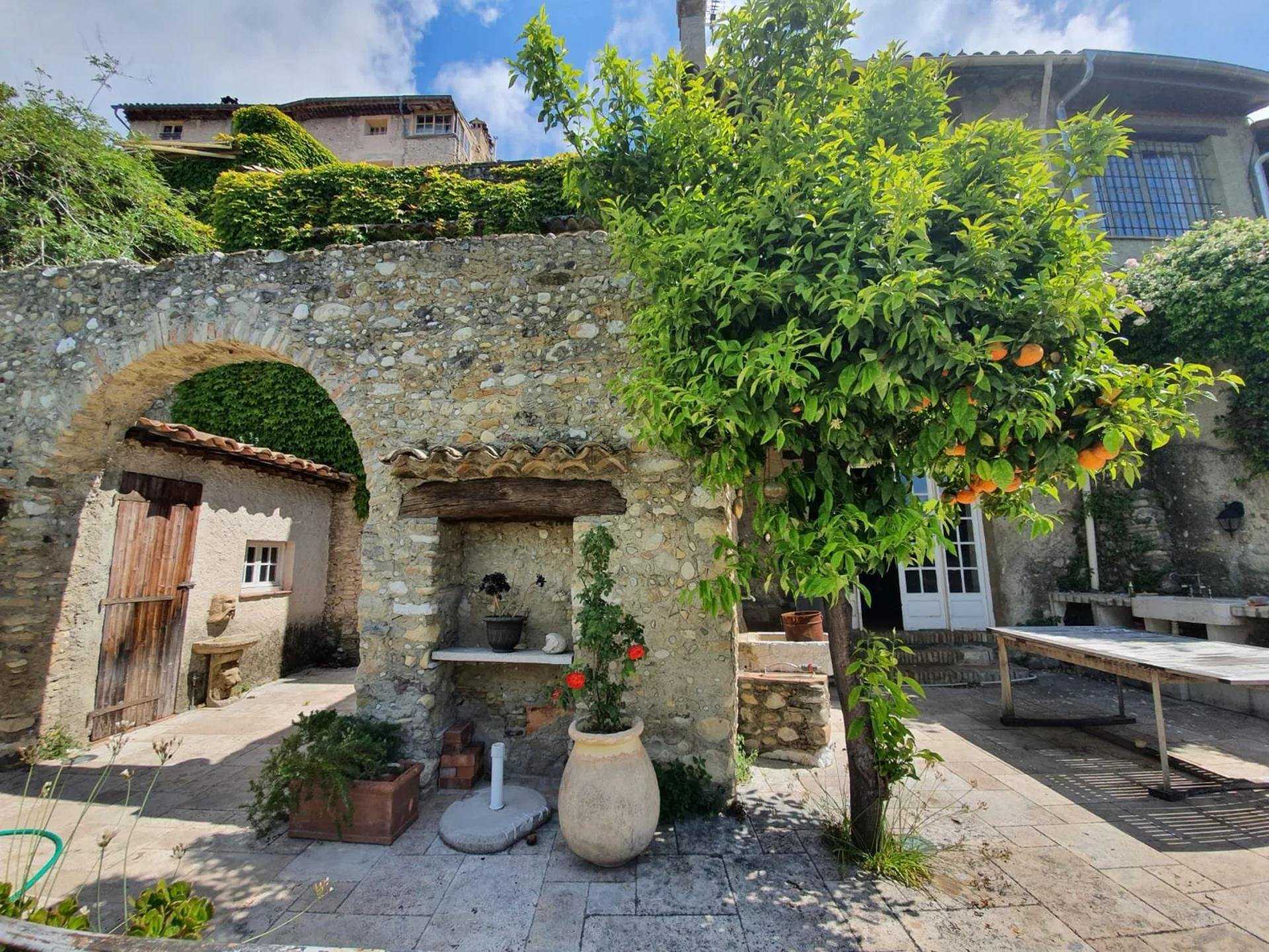 casa en Cagnes-sur-Mer, Provenza-Alpes-Costa Azul 10045174