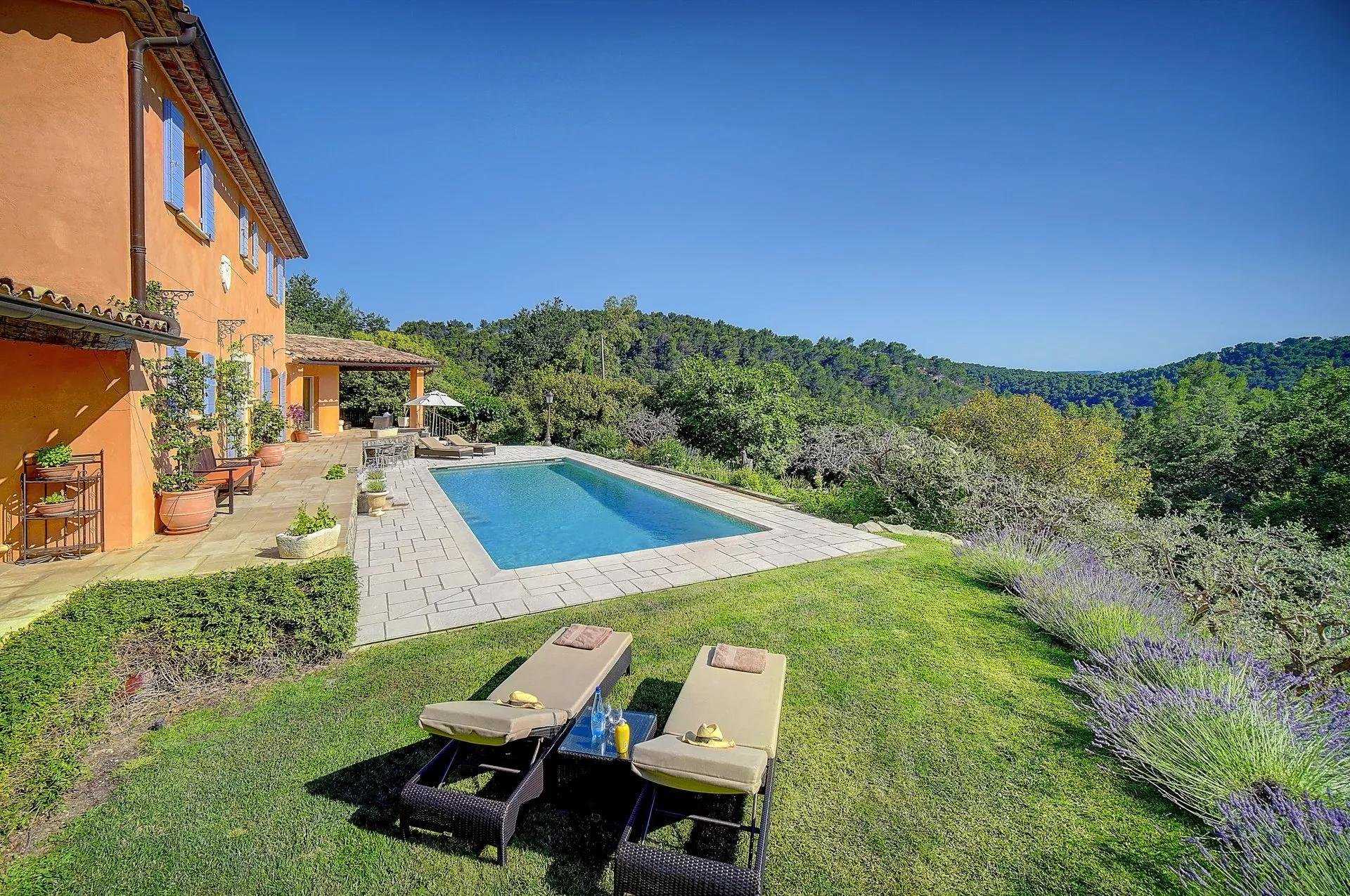 Rumah di Seillan, Provence-Alpes-Cote d'Azur 10045216