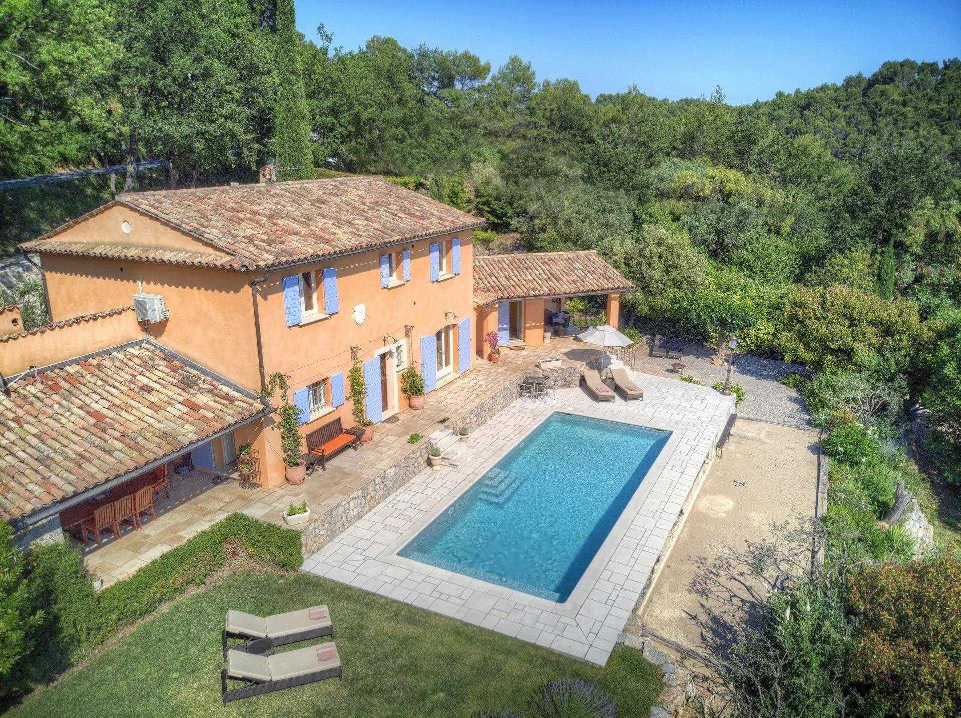 rumah dalam Seillans, Provence-Alpes-Côte d'Azur 10045216
