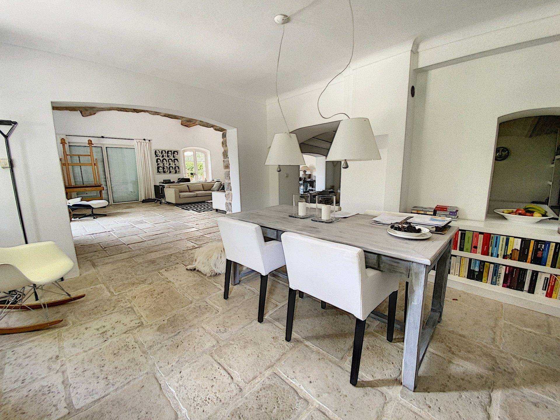 Rumah di Claviers, Provence-Alpes-Cote d'Azur 10045237