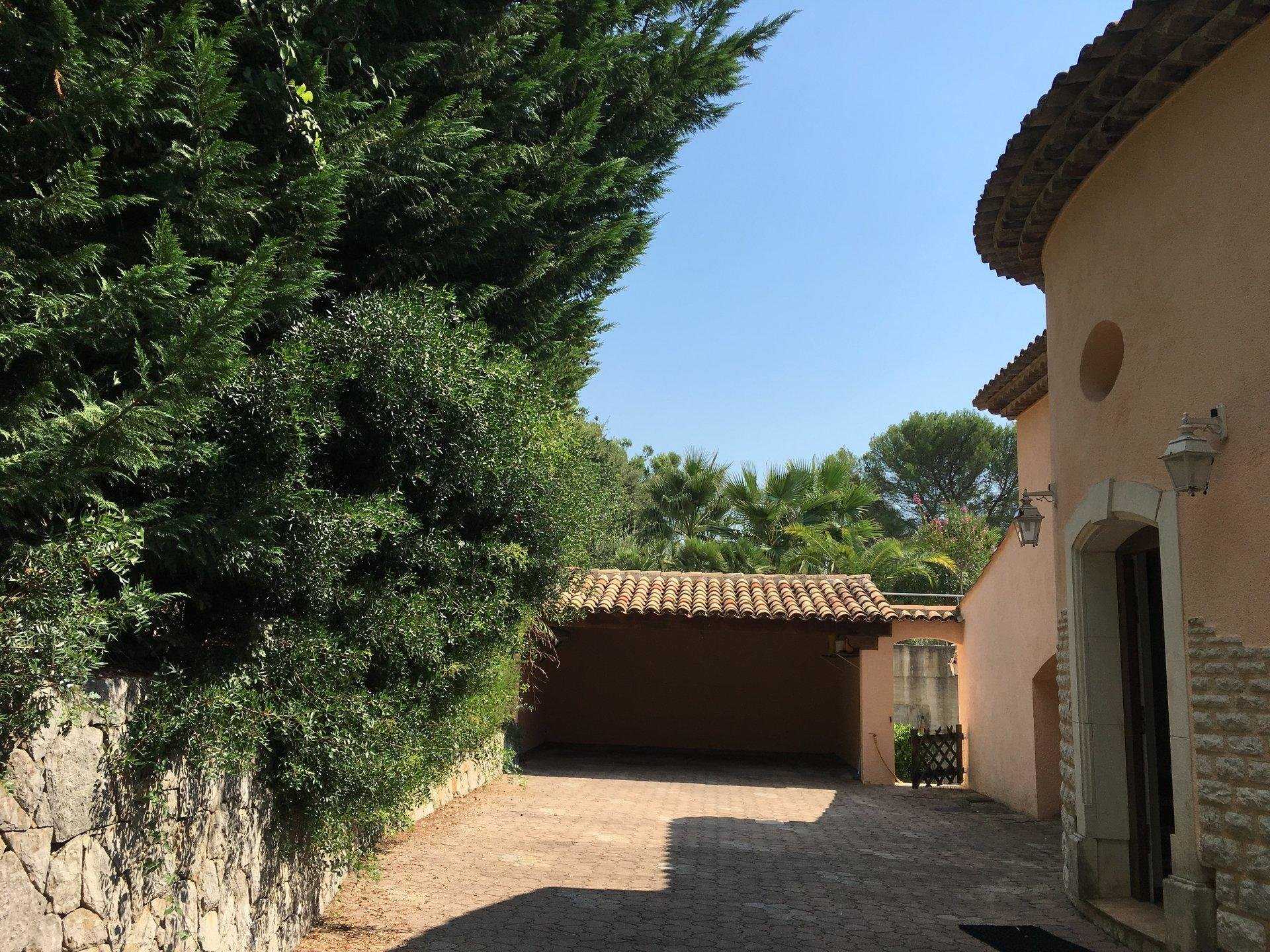 House in L'Istre, Provence-Alpes-Cote d'Azur 10045263