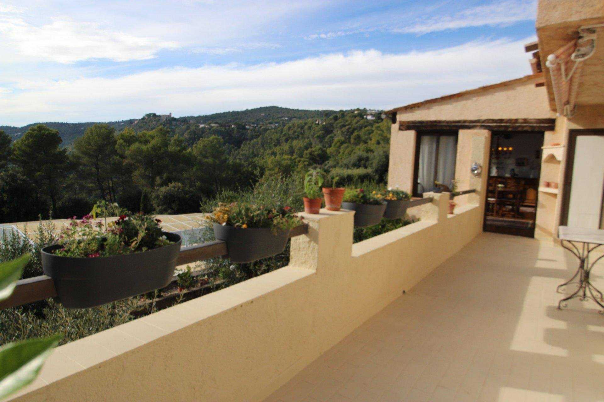 rumah dalam Cabris, Provence-Alpes-Côte d'Azur 10045278