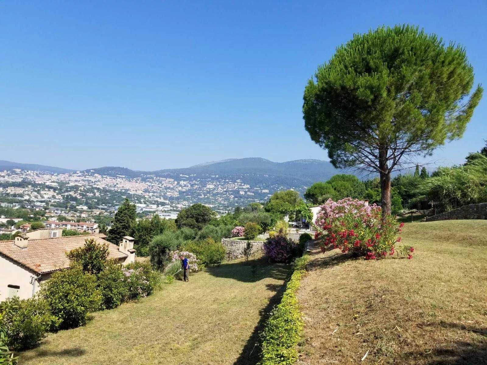 Hus i Grasse, Provence-Alpes-Cote d'Azur 10045319
