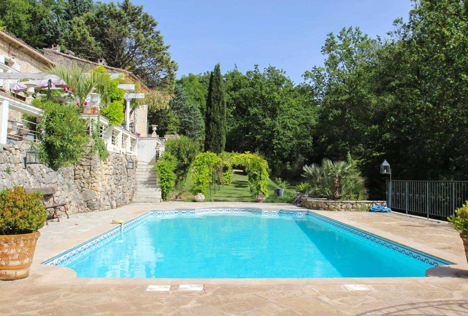 Hus i Saint-Paul-en-Foret, Provence-Alpes-Cote d'Azur 10045341