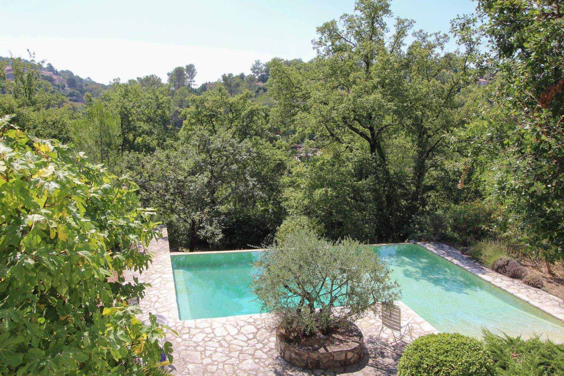 casa no Saint-Paul-en-Forêt, Provença-Alpes-Costa Azul 10045388