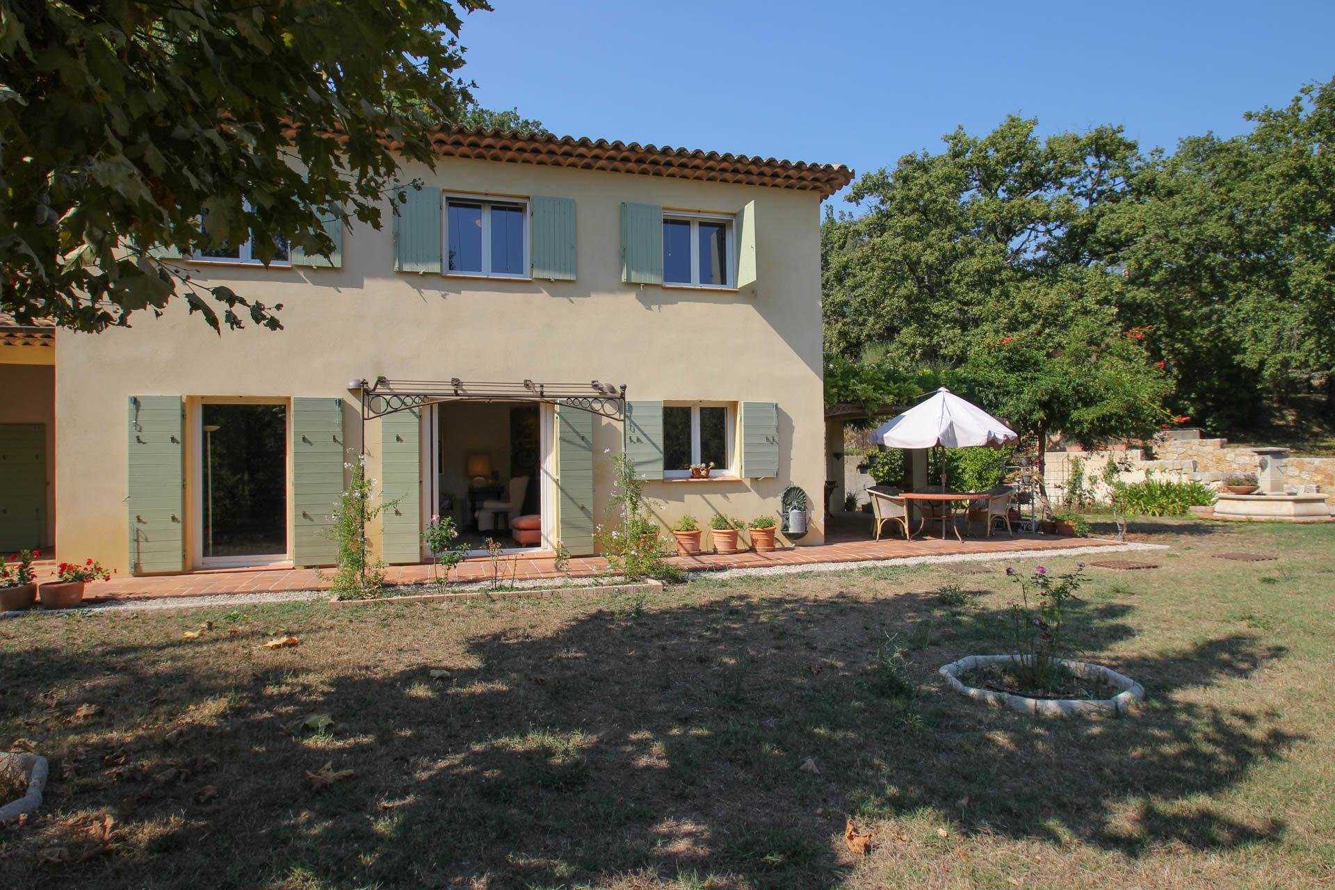 Hus i Montauroux, Provence-Alpes-Cote d'Azur 10045392