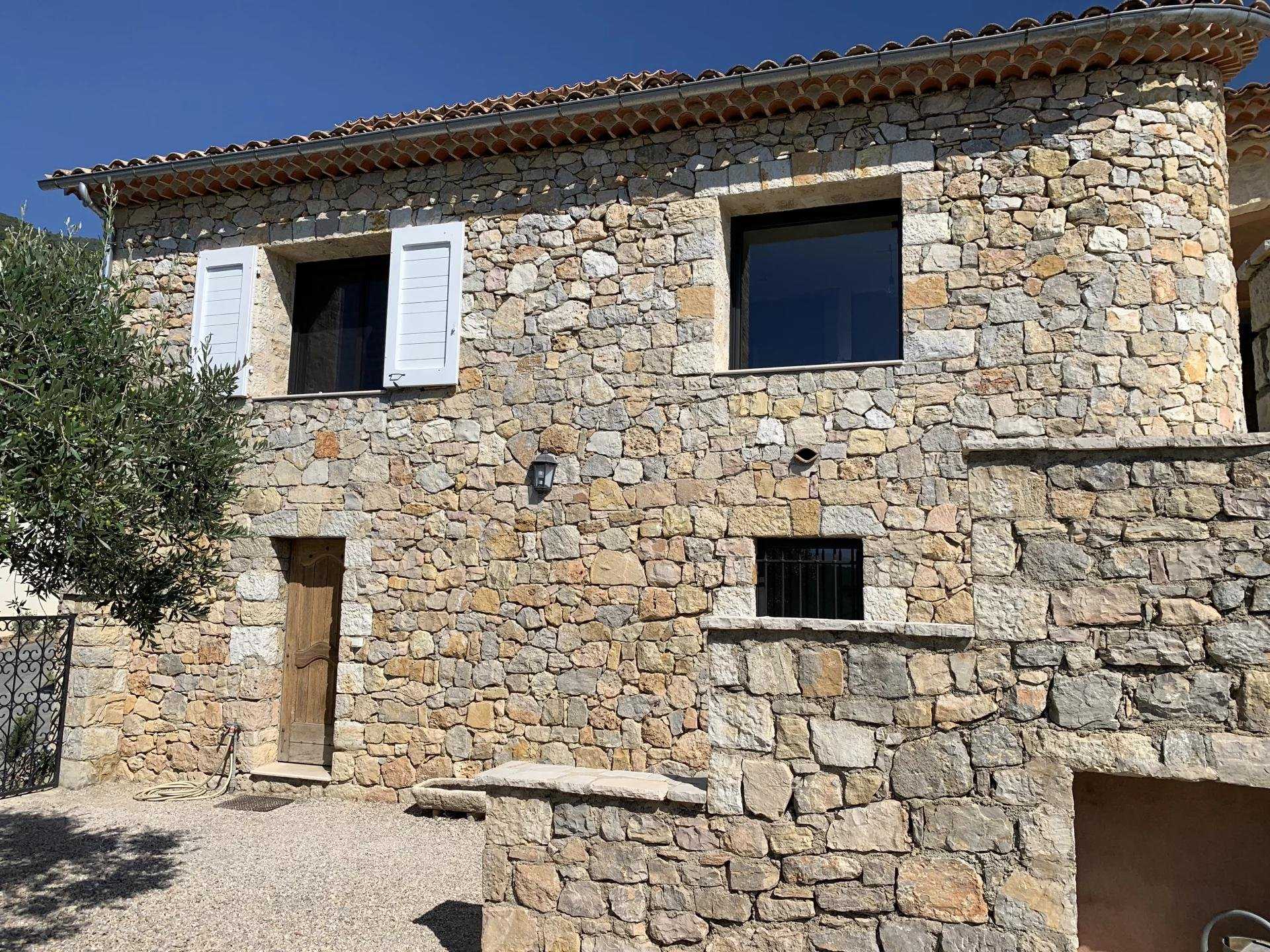 Hus i Seillans, Provence-Alpes-Cote d'Azur 10045414