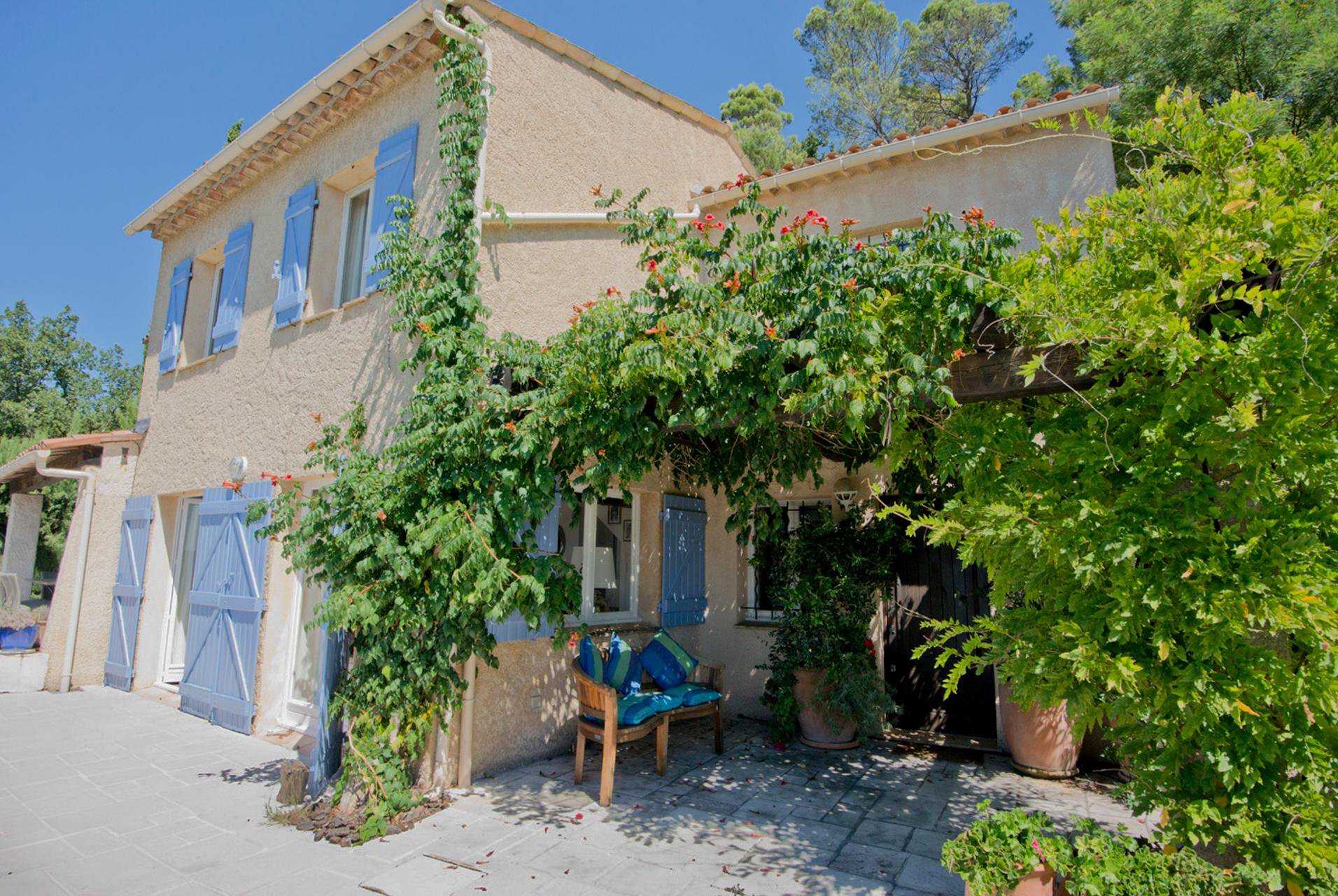 Hus i Callian, Provence-Alpes-Cote d'Azur 10045513