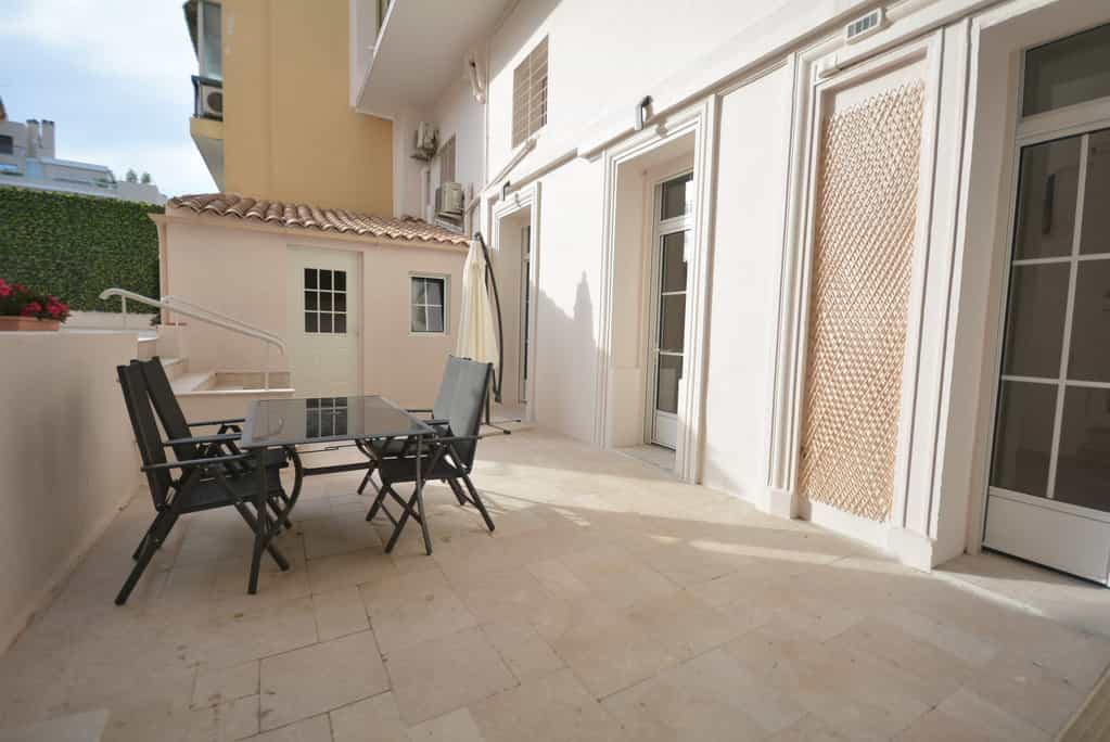 Condominium in Cannes, Provence-Alpes-Côte d'Azur 10045515