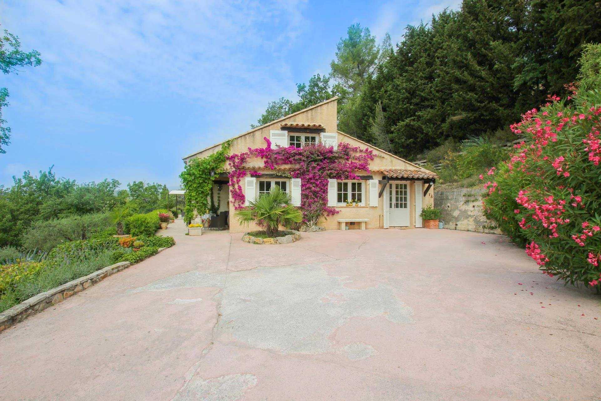 casa no Callian, Provença-Alpes-Costa Azul 10045517