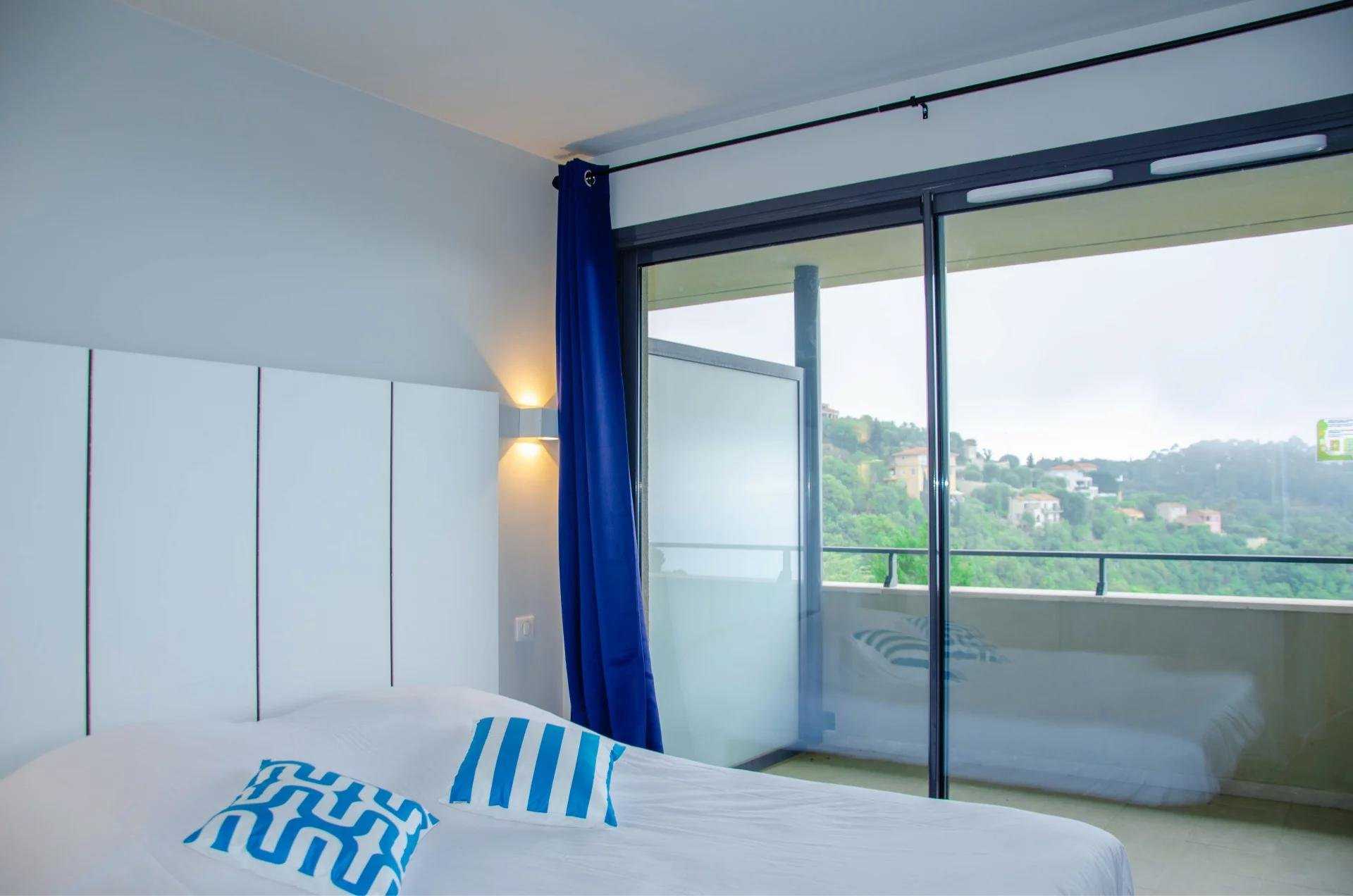 Condominium in Eze, Provence-Alpes-Cote d'Azur 10045529