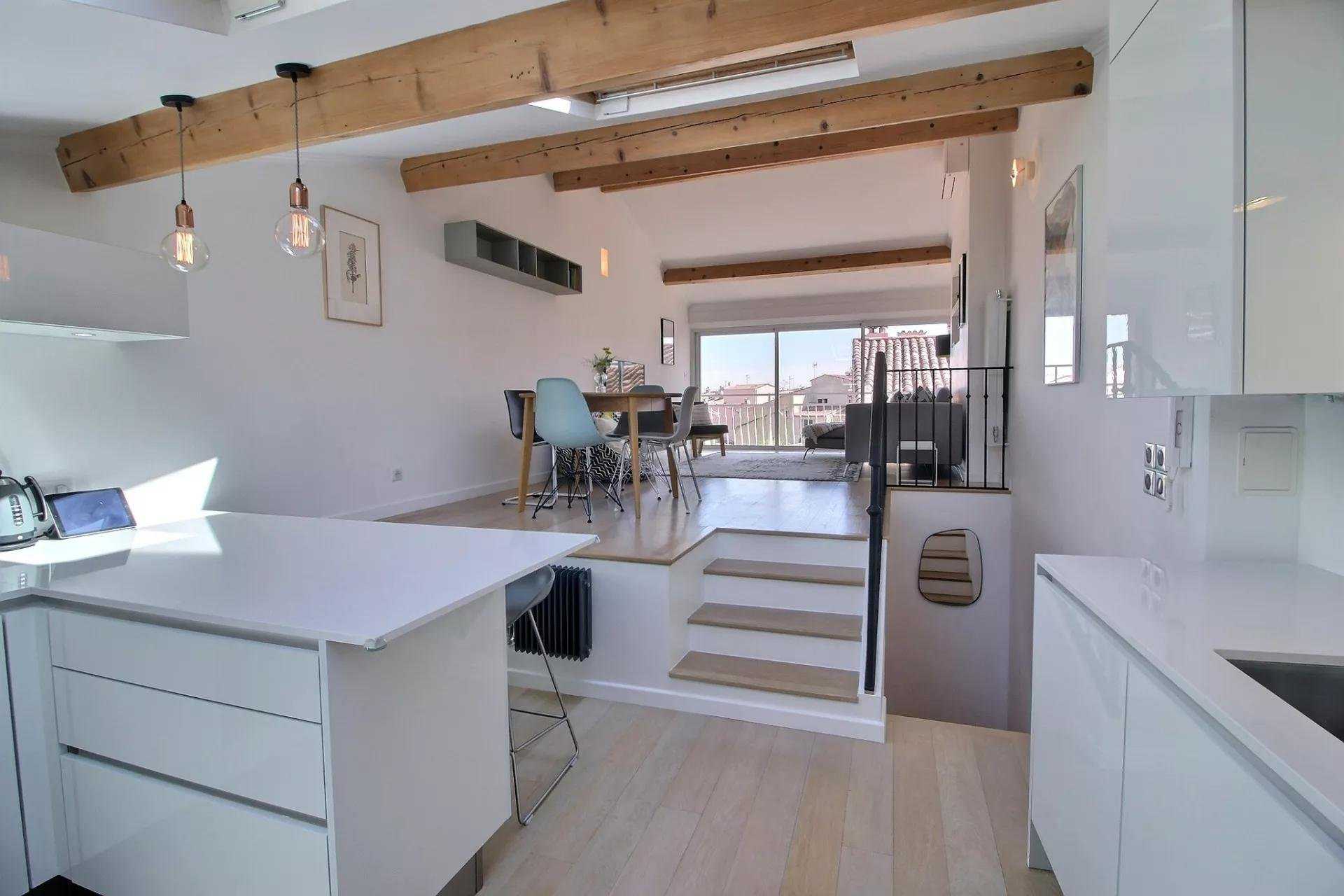 Condominium in Antibes, Provence-Alpes-Cote d'Azur 10045566