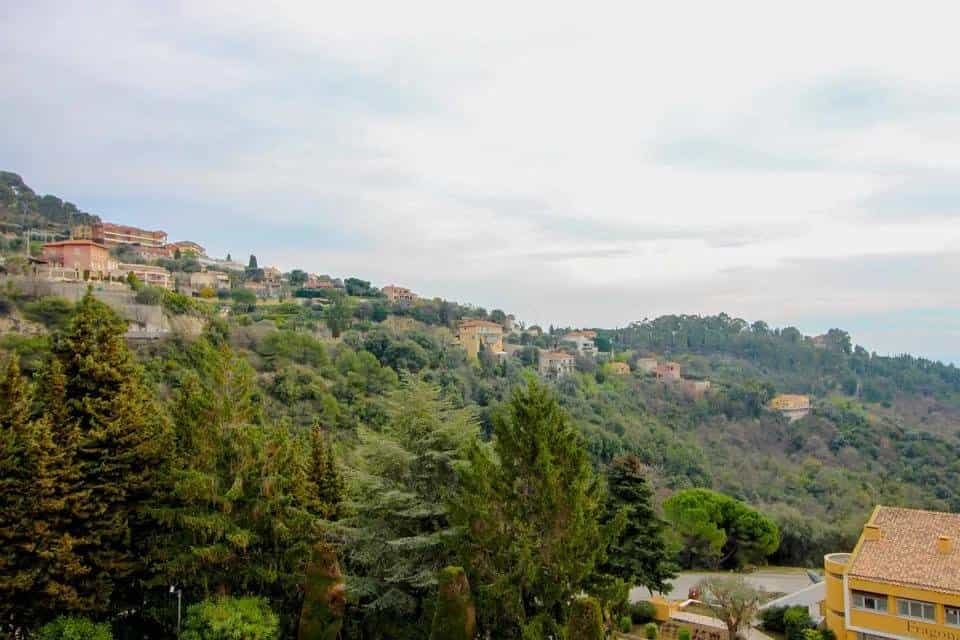 Condominium dans Èze, Provence-Alpes-Côte d'Azur 10045603