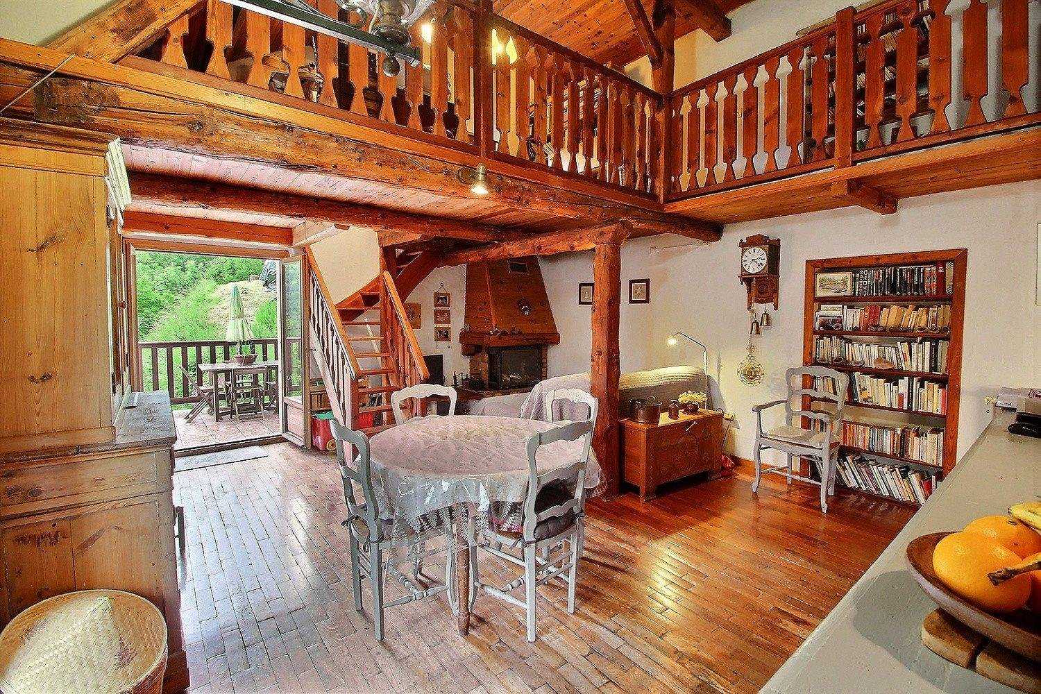 بيت في Tende, Provence-Alpes-Cote d'Azur 10045616