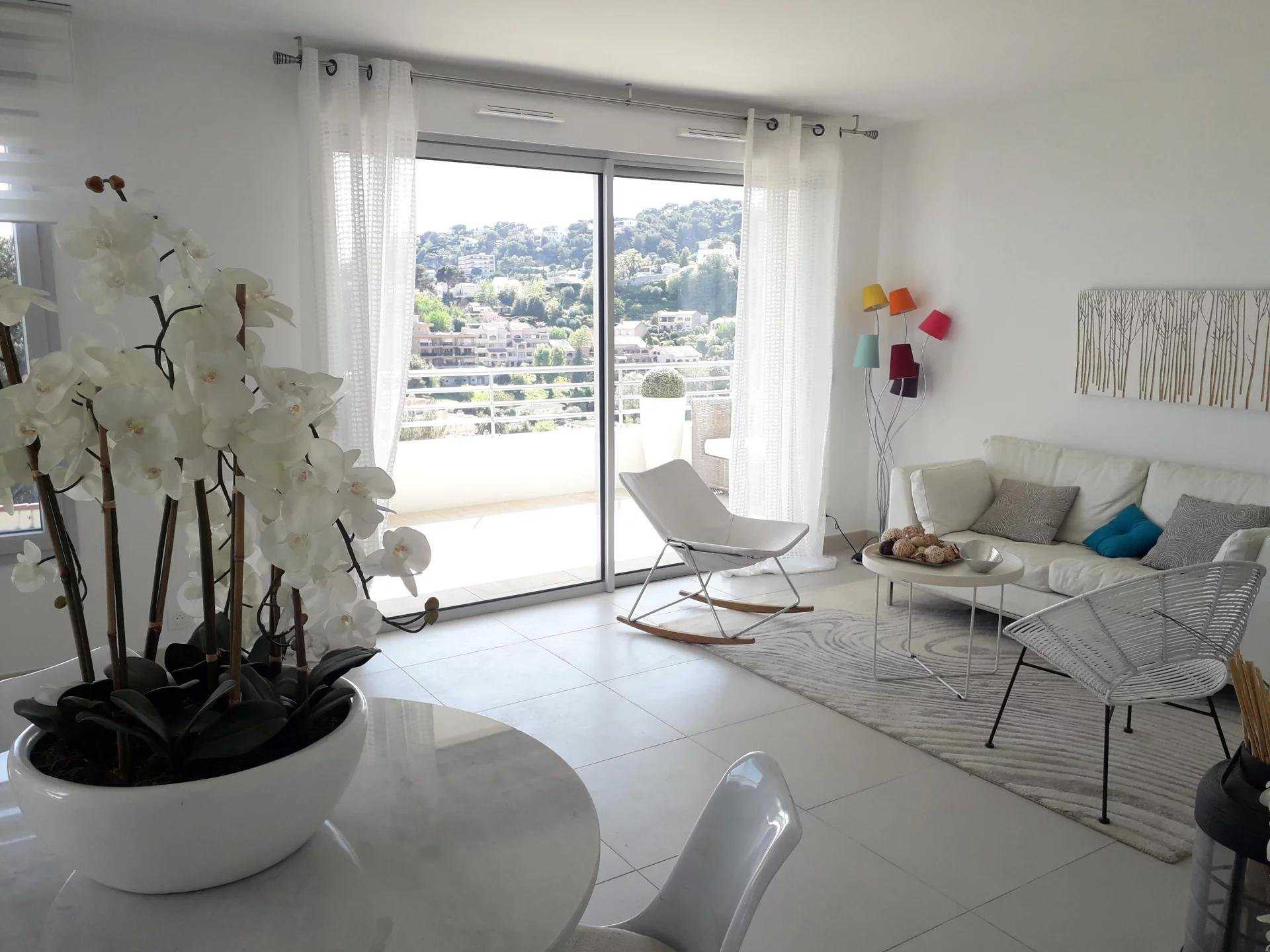 公寓 在 2-Bedrooms - Roquebrune-Cap-Martin,  10045628