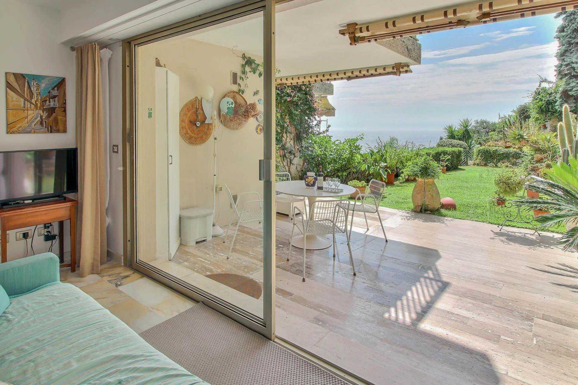 Condominium in Garavan, Provence-Alpes-Côte d'Azur 10045640