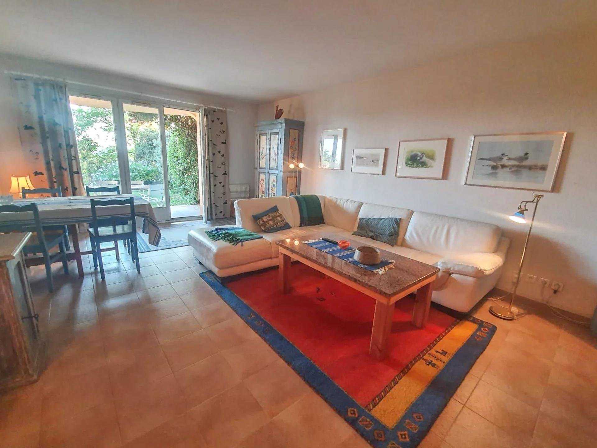 Casa nel Cagnes-sur-Mer, Provenza-Alpi-Costa Azzurra 10045661