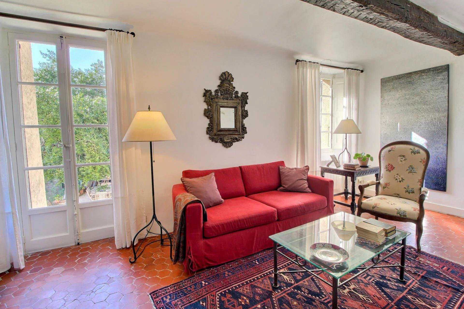 Rumah di Seillan, Provence-Alpes-Cote d'Azur 10045669