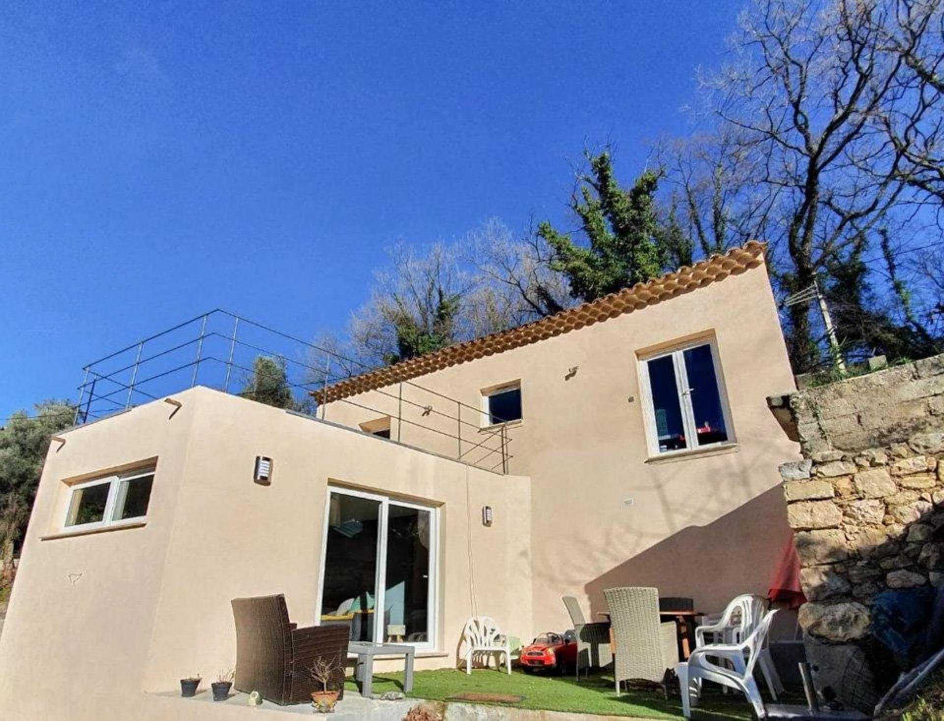 Hus i Tourrettes-sur-Loup, Provence-Alpes-Cote d'Azur 10045692