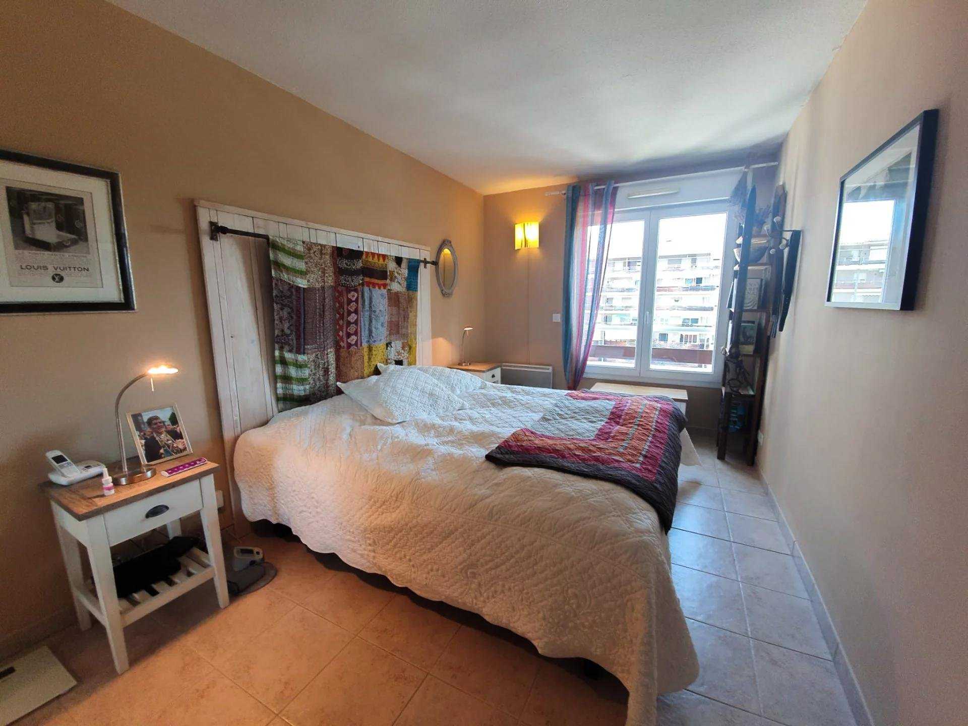 Condominium in Mandelieu-La-Napoule,  10045710