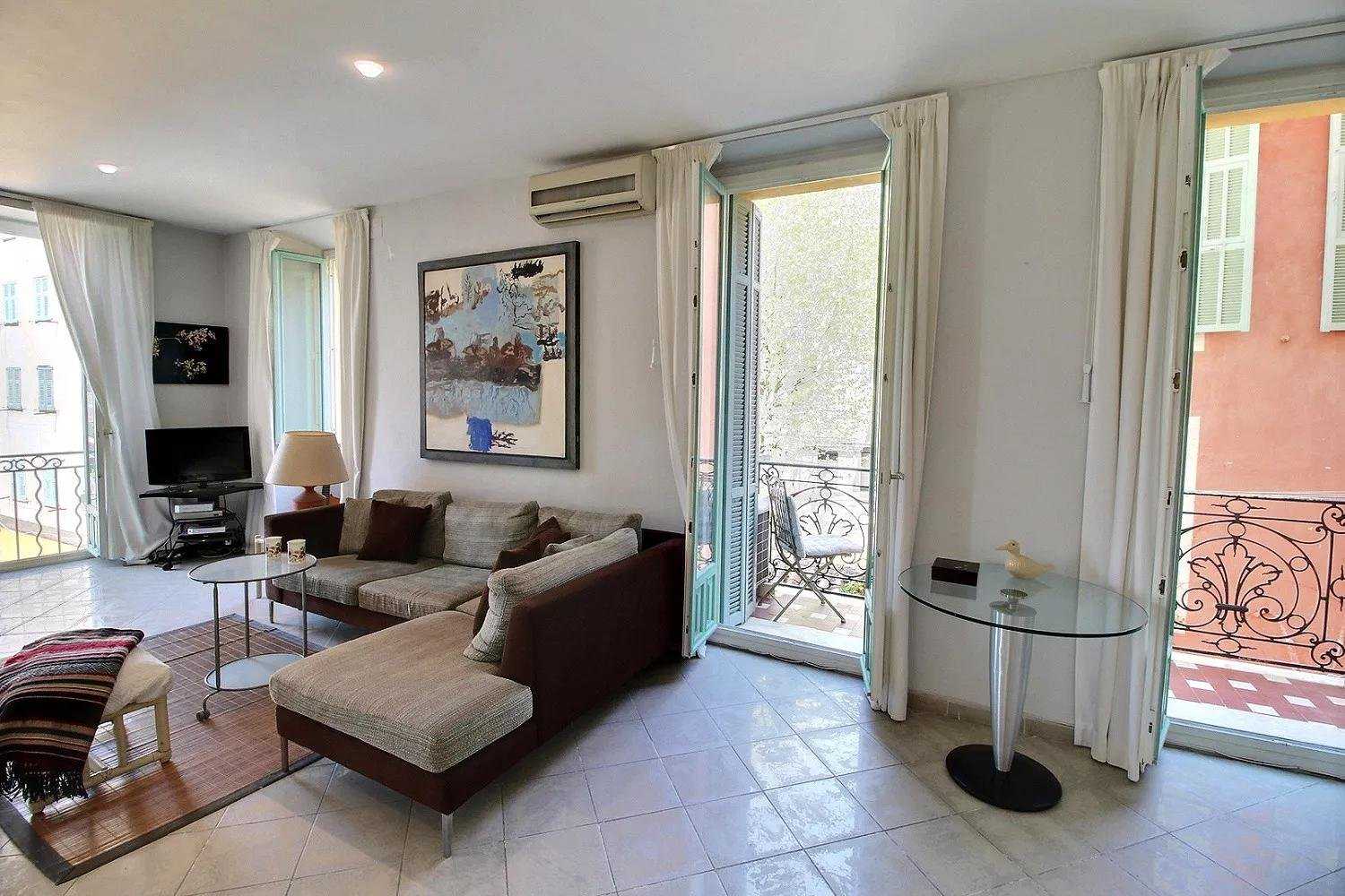 Condominium dans Menton, Provence-Alpes-Côte d'Azur 10045752
