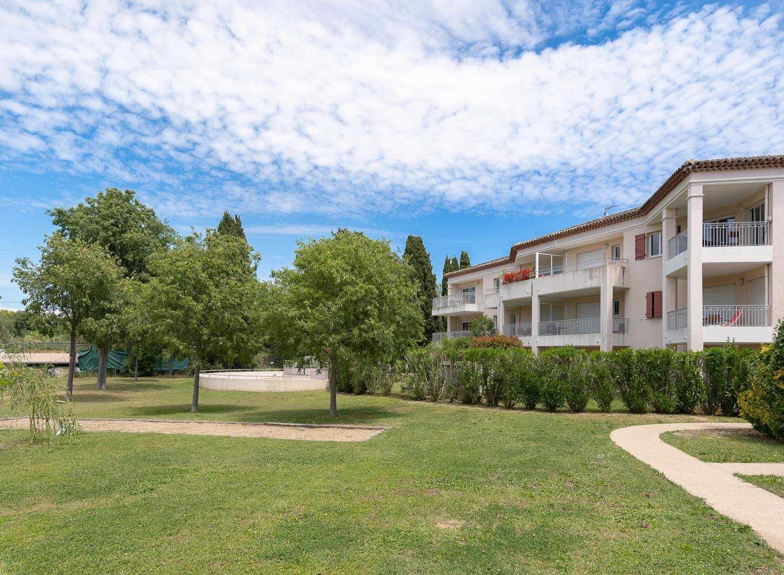 Condomínio no Mandelieu-la-Napoule, Provença-Alpes-Costa Azul 10045773
