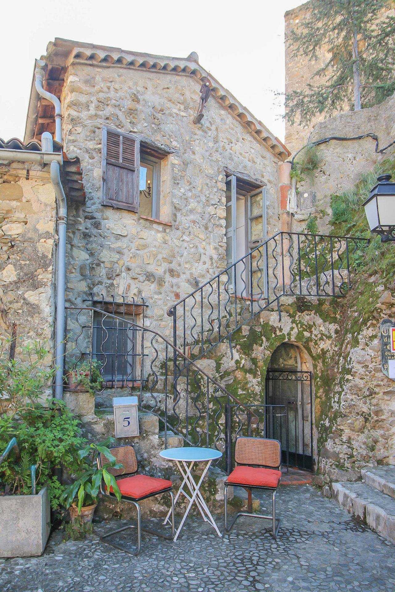 loger dans Roquebrune Vieux Village,  10045779